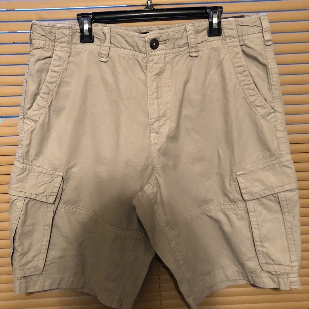 Khaki American eagle short pants